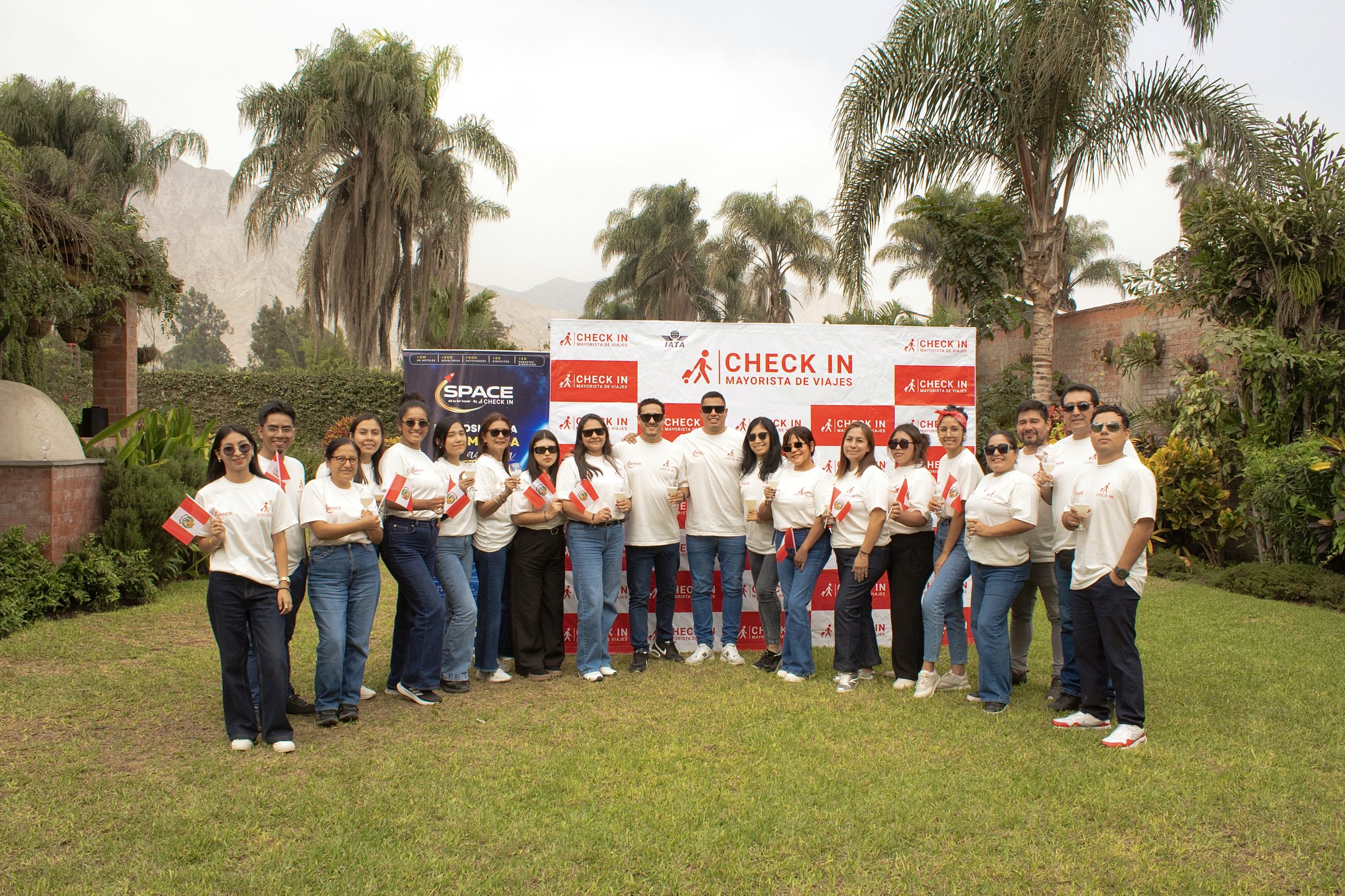 Celebramos nuestras Fiestas Patrias fortaleciendo el trabajo en equipo y la innovación